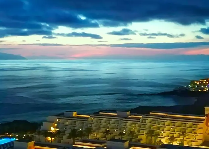 Adeje300, Playa Paraiso (Tenerife)