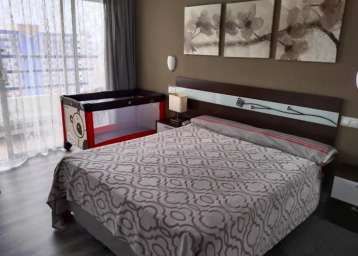 Adeje300, Playa Paraiso (Tenerife)